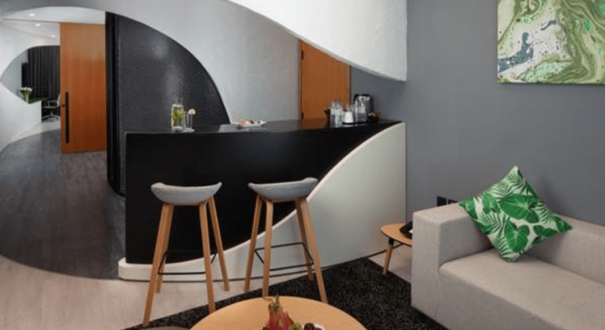 سوئیت Sky Garden با فضای نشیمن و اتاق خواب مجزا، طراحی لوکس و منظره شهر در هتل Al Khoory Sky Garden دبی