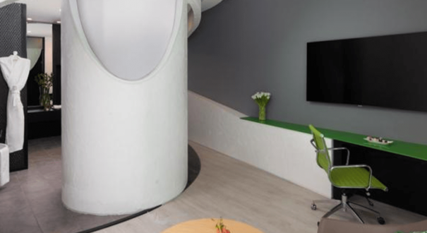 سوئیت Sky Garden با فضای نشیمن و اتاق خواب مجزا، طراحی لوکس و منظره شهر در هتل Al Khoory Sky Garden دبی