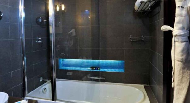 هتل هیوز بوتیک (Hues Boutique Hotel) دبی