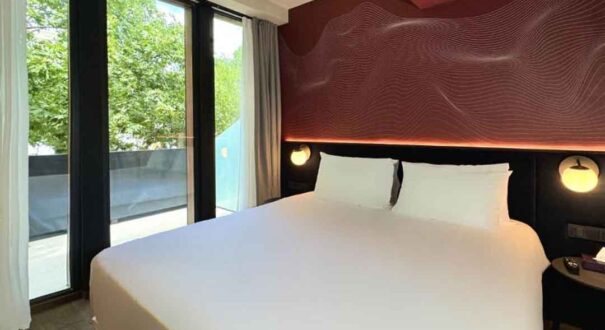 هتل (Tbilisi Edition - Design Hotel Tbilisi) تفلیس