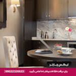 سوئیت لوکس هتل بارسلو استانبول با طراحی مدرن، تخت دبل بزرگ و چشم‌انداز شهری.​