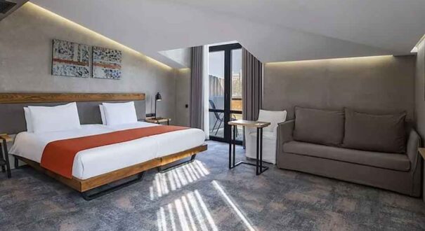 هتل ایوتا (iota Hotel Tbilisi) تفلیس